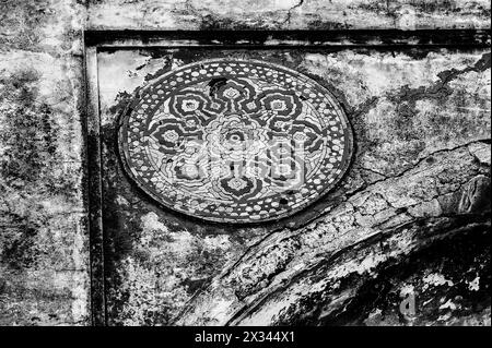 11-jun-2004Vintage altes Schwarz-weiß-Foto von blauem Stein Intarsien Isa Khans Grab, das 1547-48 n. Chr. erbaut wurde; in Humayun's Grabkomplex ein UNESCO Weltkulturerbe Stockfoto