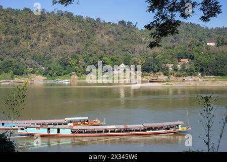 Blick über den Mekong bei Luang Prabang, Provinz Luang Prabang, Laos, Asien Stockfoto