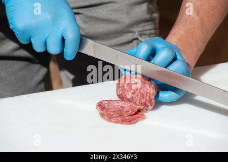 Italien, Lombardei, Crema, Festa del Salame Nobile Cremasco Festival, Salami-Scheiben Stockfoto