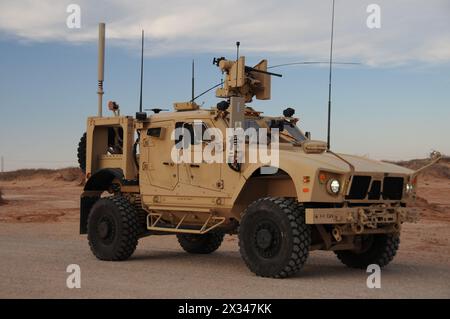 Oshkosh MRAP in der Wüste Texas Stockfoto