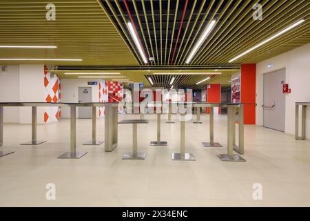 MOSKAU - 25. Dezember 2014: Cafeteria im Spartak-Stadion. Das neue Stadion ist in der Liste der Objekte für die Spiele enthalten, die bei der Weltmeisterschaft 2018 ausgetragen werden Stockfoto