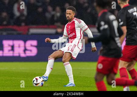 Amsterdam, Niederlande. April 2024. AMSTERDAM, NIEDERLANDE - 24. APRIL: Devyne Rensch von AFC Ajax dribbelt während des niederländischen Eredivisie-Spiels zwischen AFC Ajax und Excelsior Rotterdam in der Johan Cruijff Arena am 24. April 2024 in Amsterdam. (Foto von Andre Weening/Orange Pictures) Credit: Orange Pics BV/Alamy Live News Stockfoto