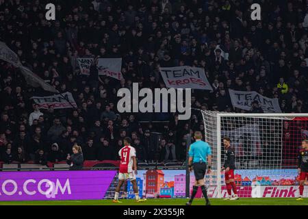 Amsterdam, Niederlande. April 2024. AMSTERDAM, NIEDERLANDE - 24. APRIL: Das Team Kroes fliegt beim niederländischen Eredivisie-Spiel zwischen AFC Ajax und Excelsior Rotterdam in der Johan Cruijff Arena am 24. April 2024 in Amsterdam. (Foto von Andre Weening/Orange Pictures) Credit: Orange Pics BV/Alamy Live News Stockfoto