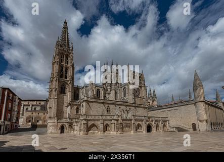 Kathedrale der Heiligen Maria in Burgos. Burgos ist eine Stadt im Norden Spaniens und die historische Hauptstadt von Kastilien. Stockfoto