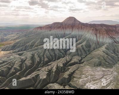 Farbenfrohe geologische Formationen. Bunte Hügel, Nallıhan Bunte Hügel, Regenbogenberge, Maiden Hügel. Ankara, Türkei. Stockfoto