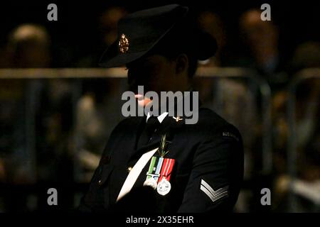 Ein Mitglied der catafalque Party nimmt am jährlichen Tagesdienst des ANZAC (Australian and New Zealand Army Corps) am 25. April 2024 in Sydney Teil. Foto: Izhar KHAN IST AUF REDAKTIONELLE VERWENDUNG BESCHRÄNKT. KEINE KOMMERZIELLE NUTZUNG Guthaben: Izhar Ahmed Khan/Alamy Live News/Alamy Live News Stockfoto