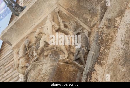 Kampf zwischen Roland und dem riesigen Ferragut, Palast der Monarchen von Navarra, Stadt Estella-Lizarra, Navarra, Nordspanien Stockfoto