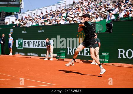 Paris, Frankreich. April 2024. Jannik Sinner während des Rolex Monte-Carlo ATP Masters 1000 Tennis am 13. April 2024 im Monte Carlo Country Club in Roquebrune Cap Martin, Frankreich bei Monaco. Quelle: Victor Joly/Alamy Live News Stockfoto