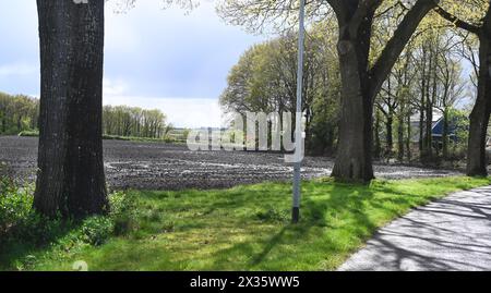 NL, Eesergroen: Der Frühling prägt die Landschaft, die Städte und die Menschen in der Provinz Drenthe in den Niederlanden. Das Dorf Eesergroen in Stockfoto