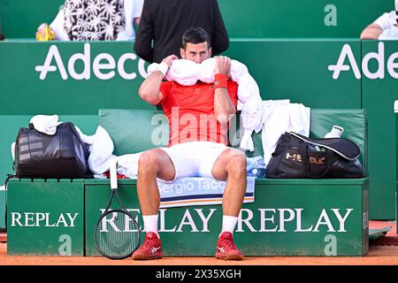 Paris, Frankreich. April 2024. Novak Djokovic während des Rolex Monte-Carlo ATP Masters 1000 Tennis am 13. April 2024 im Monte Carlo Country Club in Roquebrune Cap Martin, Frankreich bei Monaco. Quelle: Victor Joly/Alamy Live News Stockfoto