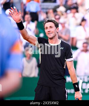 Paris, Frankreich. April 2024. Casper Ruud während des Rolex Monte-Carlo ATP Masters 1000 Tennis am 13. April 2024 im Monte Carlo Country Club in Roquebrune Cap Martin, Frankreich bei Monaco. Quelle: Victor Joly/Alamy Live News Stockfoto