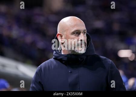 Bergamo, ITALIEN, 24. April 2024. Vincenzo Italiano (Cheftrainer ACF Fiorentina) während des Halbfinales Frecciarossa Coppa Italia zwischen Atalanta und Fiorentina im Gewiss-Stadion am 24. April 2024 in Bergamo, Italien. Quelle: Stefano Nicoli/Speed Media/Alamy Live News Stockfoto