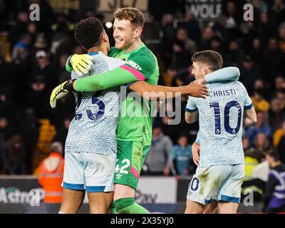 Wolverhampton, Großbritannien. April 2024. Wolverhampton, England, 24. April 2024: Vollzeit des Premier League-Fußballspiels zwischen Wolverhampton Wanderers und Bournemouth im Molineux-Stadion in Wolverhampton, England (Natalie Mincher/SPP) Credit: SPP Sport Press Photo. /Alamy Live News Stockfoto