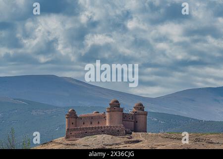 Castillo de La Calahorra liegt in La Calahorra in der spanischen Provinz Granada. Es liegt in den Ausläufern der Sierra Nevada. Gebaut zwischen 1 Stockfoto