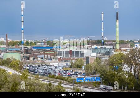 Hamburg, Deutschland. April 2024. Blick auf die Kupferhütte Aurubis im Gewerbegebiet Peute im Hamburger Stadtteil Veddel. Quelle: Markus Scholz/dpa/Alamy Live News Stockfoto