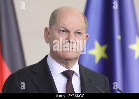 Berlin, Deutschland, 24.04.2024: Bundeskanzleramt: Pressekonferenz mit britischem Premierminister und deutschem Bundeskanzler: OLAF Scholz schaut emotionslos *** Berlin, Deutschland, 24 04 2024 Pressekonferenz des Bundeskanzleramtes mit dem britischen Premierminister und Bundeskanzler Olaf Scholz sieht emotionlos aus Copyright: XdtsxNachrichtenagenturx dts 34956 Stockfoto