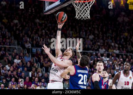 Thomas Walkup von Olympiacos während des Basketballspiels der Turkish Airlines EuroLeague zwischen dem FC Barcelona und Olympiacos Piräus am 24. April 2024 im Palau Blaugrana in Barcelona, Spanien Stockfoto