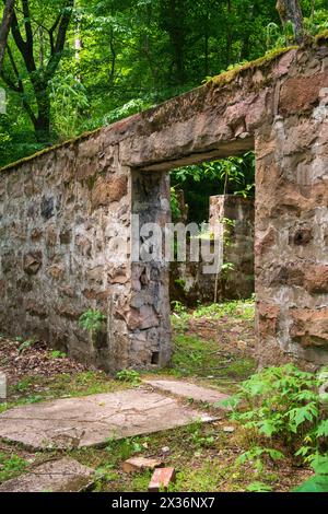 Ruinen der Kaymoor Mine Site im New River Gorge National Park und Preserve im südlichen West Virginia in den Appalachen, USA Stockfoto