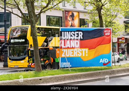Ein Plakat der Partei AfD zur Europawahl. 6. bis 9. Juni 2024 wählen Sie die Bürgerinnen und Bürger der Europäischen Union EU zum zehnten Mal das Europäische Parlament. In Deutschland wird am Sonntag, 9. Juni 2024 gewählt. Berlin, 23.04.2024 *** Ein Poster der AfD-Partei für die Europawahlen vom 6. Bis 9. Juni 2024 wählen die Bürger der Europäischen Union zum zehnten Mal das Europaparlament in Deutschland, Wahlen finden am Sonntag, 9. Juni 2024 statt Berlin, 23 04 2024 Foto:XS.xZeitzx/xFuturexImagex europawahl plakate 4413 Stockfoto