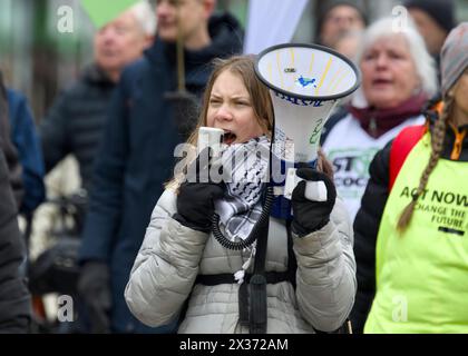 STOCKHOLM, SCHWEDEN - 19. APRIL 2024: Greta Thunberg und Fridays for Future Demonstration in Stockholm. Stockfoto