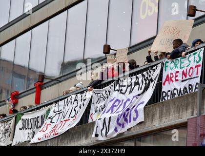 STOCKHOLM, SCHWEDEN - 19. APRIL 2024: Greta Thunberg und Fridays for Future Demonstration in Stockholm. Stockfoto