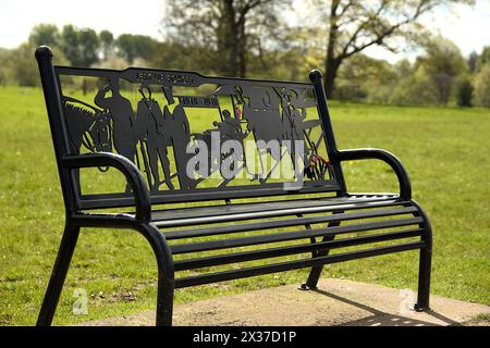 First World war Memorial Bench, Rickerby Cenotaph, Rickerby Park Carlisle, Cumbria UK. April 2024 Stockfoto