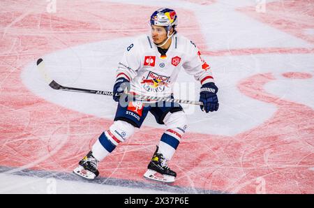 EHC Red Bull München Stürmer #8 Austin Ortega während dem Spiel der Champions Hockey League gegen EV Zug in der Bossard Arena. (Zug, Schweiz, 23.11.20 Stockfoto