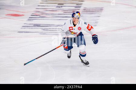 EHC Red Bull München Stürmer #91 Filip Varejcka während dem Spiel der Champions Hockey League gegen EV Zug in der Bossard Arena. (Zug, Schweiz, 23.11. Stockfoto