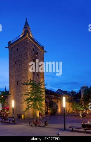 Jena Innenstadt Jena ist eine Universitätsstadt und kreisfreie Großstadt in Thüringen in der Metropolregion Mitteldeutschland. Nach der Landeshauptstadt Erfurt die zweitgrößte Stadt Thüringens und eines der drei Oberzentren des Freistaates. Das Johannistor, Jena Thüringen Deutschland *** Jenaer Stadtzentrum Jena ist eine Universitätsstadt und unabhängige Stadt in Thüringen in der Metropolregion Mitteldeutschland. die zweitgrößte Stadt Thüringens nach der Landeshauptstadt Erfurt und eines der drei Regionalzentren des Freistaates Thüringen, dem Johannistor, Jena Thüringen Deutschland Stockfoto