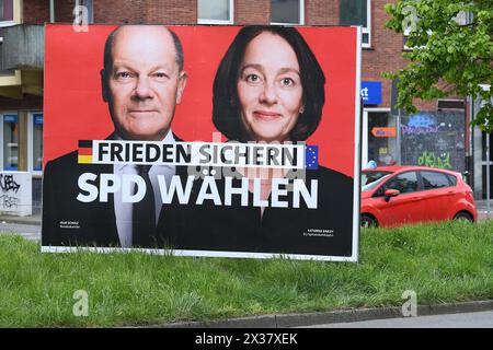 Duisburg, Deutschland. April 2024. Wahlplakate zur Europawahl 2024 ein Wahlplakat der SPD mit der Aufschrift: Besonnen handeln - SPD waehlen die Europawahl ist eine seit 1979 in der Europaeischen Union alle fuenf Jahre stattfindende unmittelbare, freie und geheime Wahl, bei der Abgeordneten des Europaeischen Parlaments bestimmt werden Foto: Revierfoto Credit: ddp Media GmbH/Alamy Live News Stockfoto