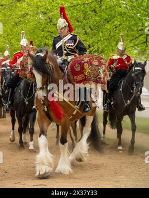 London, Großbritannien. April 2024. Household Cavalry Major General's Review Hyde Park London UK Credit: Ian Davidson/Alamy Live News Stockfoto