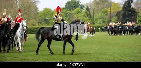 London, Großbritannien. April 2024. Household Cavalry Major General's Review Hyde Park London UK Credit: Ian Davidson/Alamy Live News Stockfoto