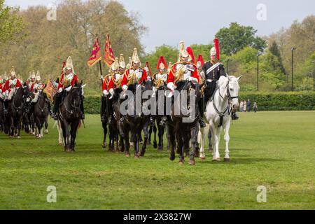 London, großbritannien, 25. April 2024 The Household Cavalry Pass Final Test for the King’s Birthday Parade Credit: Richard Lincoln/Alamy Live News Stockfoto