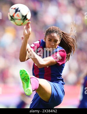 Barcelona, Spanien. April 2024. Salma Paralluelo vom FC Barcelona während der UEFA Women's Champions League, Halbfinale, erstes Leg, zwischen FC Barcelona und Chelsea FC spielte am 20. April 2024 im Stadion der Luis Company in Barcelona, Spanien. (Foto: Bagu Blanco/PRESSINPHOTO) Credit: PRESSINPHOTO SPORTS AGENCY/Alamy Live News Stockfoto