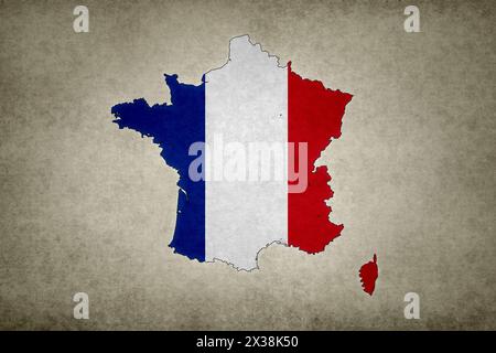 Grunge-Karte von Frankreich mit der Flagge, die auf einem alten Papier innerhalb der Grenze gedruckt ist. Stockfoto