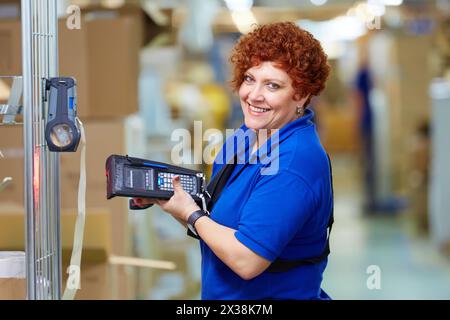 Mit Barcode-Leser verwendet, Lager, Hospital Donostia, San Sebastian, Gipuzkoa, Baskenland, Spanien Stockfoto