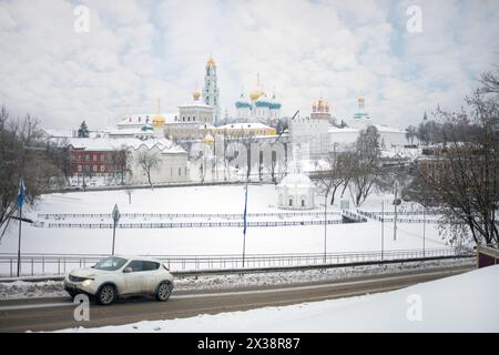 Kloster der Heiligen Dreifaltigkeit Lavra am Wintertag in Sergiev Posad, Russland Stockfoto