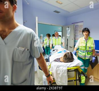 Patiententransporttrage, Notaufnahme, Krankenhaus Donostia, San Sebastian, Gipuzkoa, Baskenland, Spanien Stockfoto