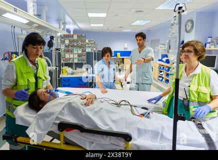 Patiententransporttrage, Notaufnahme, Krankenhaus Donostia, San Sebastian, Gipuzkoa, Baskenland, Spanien Stockfoto