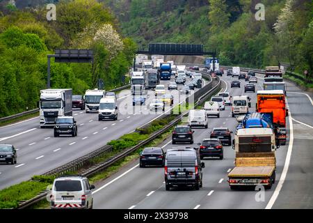 Autobahn A1 bei Wetter, an der Anschlussstelle Volmarstein, Blick nach Nordosten, NRW, Deutschland, Stockfoto