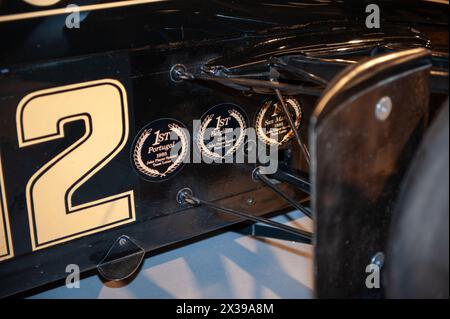 23/2024 Turin (Italien) Ein Detail über die Mannschaft des Lotus John Player Special (1985), mit dem Ayrton Senna seinen ersten F1 Grand Prix gewann Stockfoto