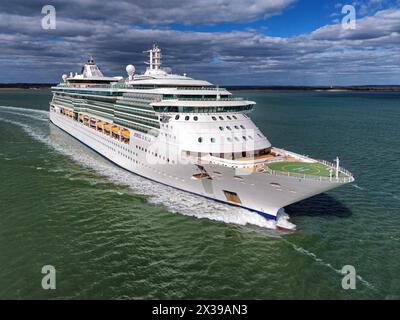 Jewel of the Seas ist ein von Royal Caribbean International betriebenes Kreuzschiff der Radiance-Klasse. Stockfoto