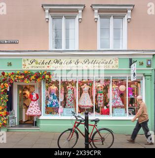 Pocket Watch & Petticoats Bekleidungsgeschäft, Cambridge, England. Stockfoto