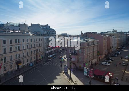 SANKT PETERSBURG, RUSSLAND - 8. MAI 2015: Straßenecke in der Altstadt, St. Petersburg - zweitgrößte Stadt Russlands Stockfoto