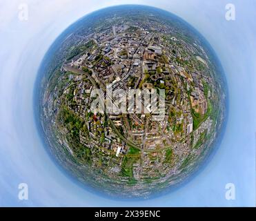 AUFZEICHNUNGSDATUM NICHT ANGEGEBEN Luftbild, Innenstadt City Ansicht mit Rathaus, Erdkugel, Fisheye Aufnahme, Fischaugen Aufnahme, 360 Grad Aufnahme, winzige Welt, kleiner Planet, Fischaugenbild, Gleisdreieck, Bochum, Ruhrgebiet, Nordrhein-Westfalen, Deutschland ACHTUNGxMINDESTHONORARx60xEURO *** Luftansicht, Stadtansicht mit Rathaus, Globus, Fisheye-Bild, 360-Grad-Bild, winzige Welt, kleiner Planet, Fischaugenbild, Gleisdreieck, Bochum, Ruhrgebiet, Nordrhein-Westfalen, Deutschland ACHTUNGxMINDESTHONORARx60xEURO Stockfoto