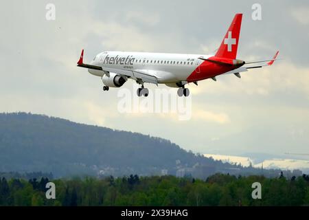 REKORDDATUM NICHT ANGEGEBEN Helvetic Airlines Embraer ERJ-190LR ERJ-190-100 LR mit Registrierung HB-JVM Ex OE-IHC, D-ARJC, OE-IXC landet am Flughafen Kloten, Zürich Copyright: XSergioxBrunettix Stockfoto