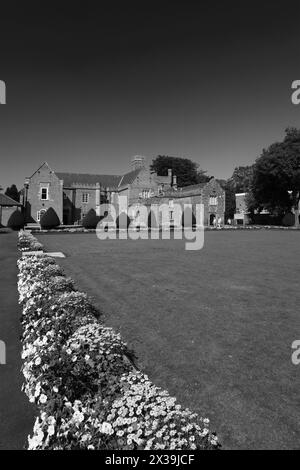 Frühlingsblumen in Ayscoughfee Hall and Gardens; Spalding Town; Lincolnshire; England; Großbritannien Stockfoto