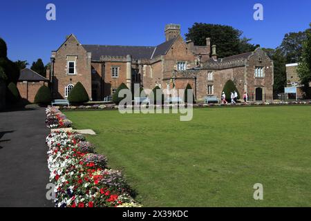 Frühlingsblumen in Ayscoughfee Hall and Gardens; Spalding Town; Lincolnshire; England; Großbritannien Stockfoto