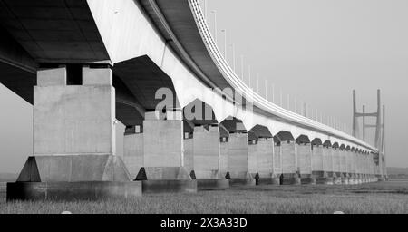 Second Severn Crossing (Prince of Wales Bridge oder Pont Tywysog Cymru seit 2018) ist die M4-Brücke über den Severn zwischen England und Wales Stockfoto