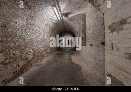 Tunnel einer historischen Festung. Stockfoto